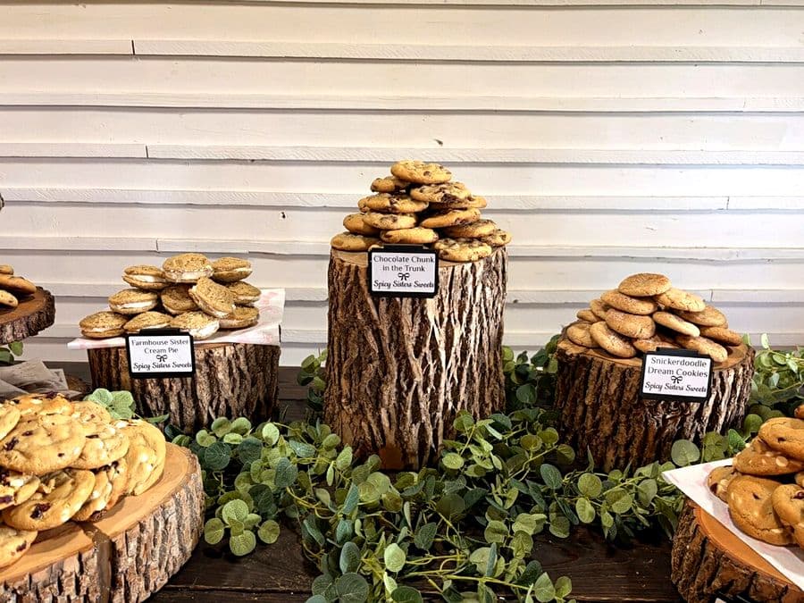 ๐ชต Rustic Cookie Stands